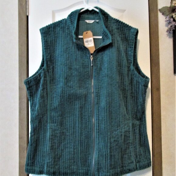 Kingsdale Corduroy Vest by Woolrich - Picture 1 of 7